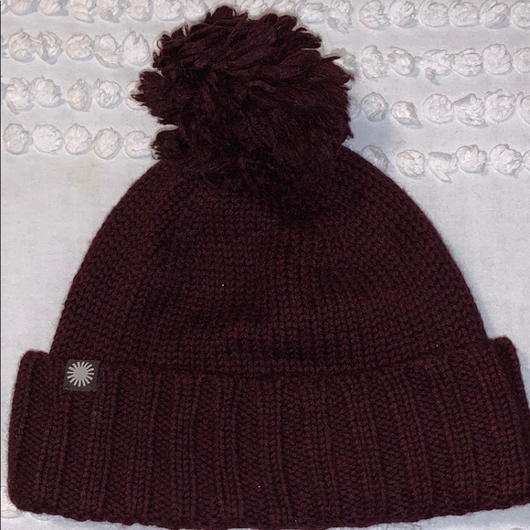 UGG Accessories - UGG Beanie